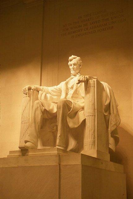 Lincoln Memorial at night