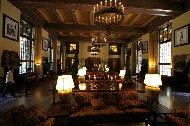 Grand Lounge